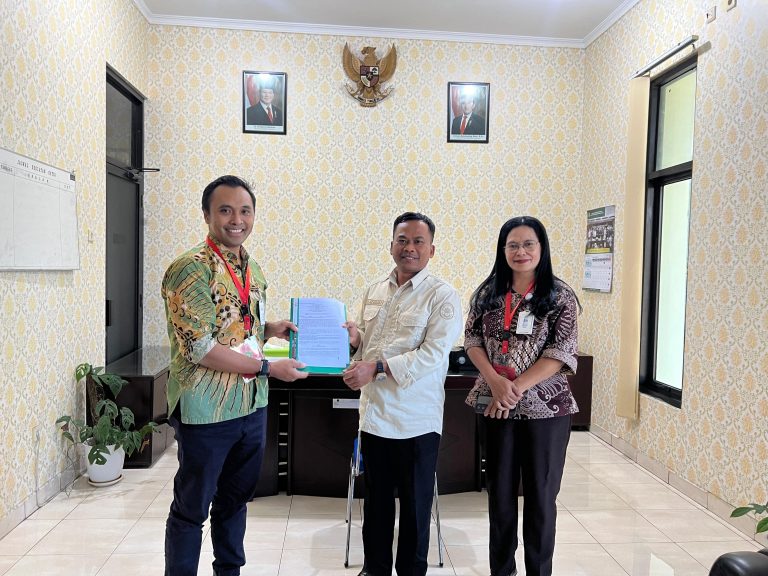 Perkuat Sinergi, PA Waingapu Jalin Kerja Sama Layanan Perbankan dengan BRI