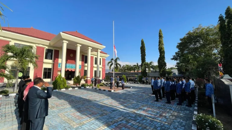 Khidmat dan Bersinergi, PA dan PN Waingapu Gelar Upacara HUT ke-81 RI