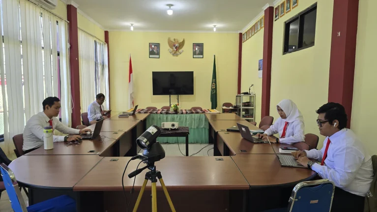 Tingkatkan Profesionalisme Administrasi, Pegawai PA Waingapu Ikuti Bimtek Calon Panitera Pengganti