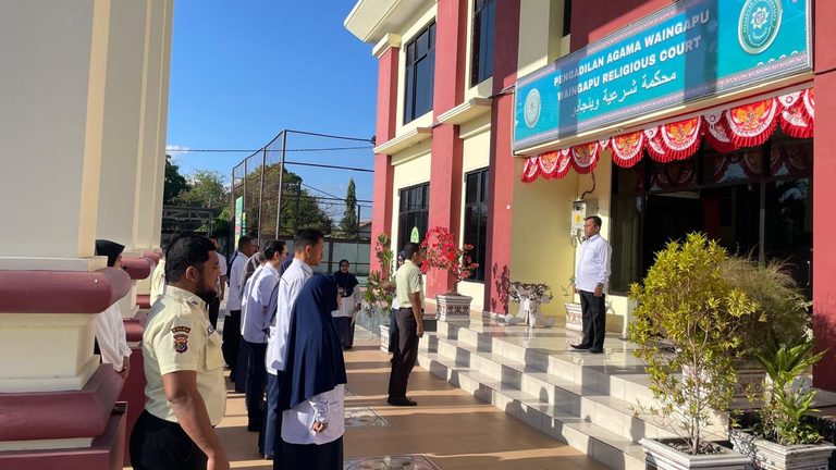 Apel Pagi PA Waingapu: Awali Pekan dengan Prasangka Baik dan Semangat Melayani