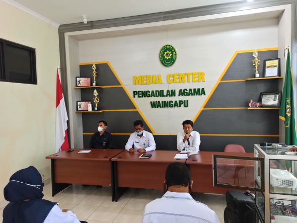 rapat evaluasi bulanan 03