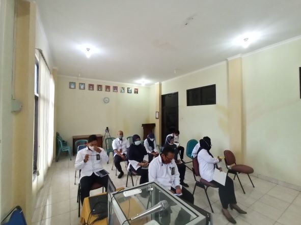 rapat evaluasi bulanan   04
